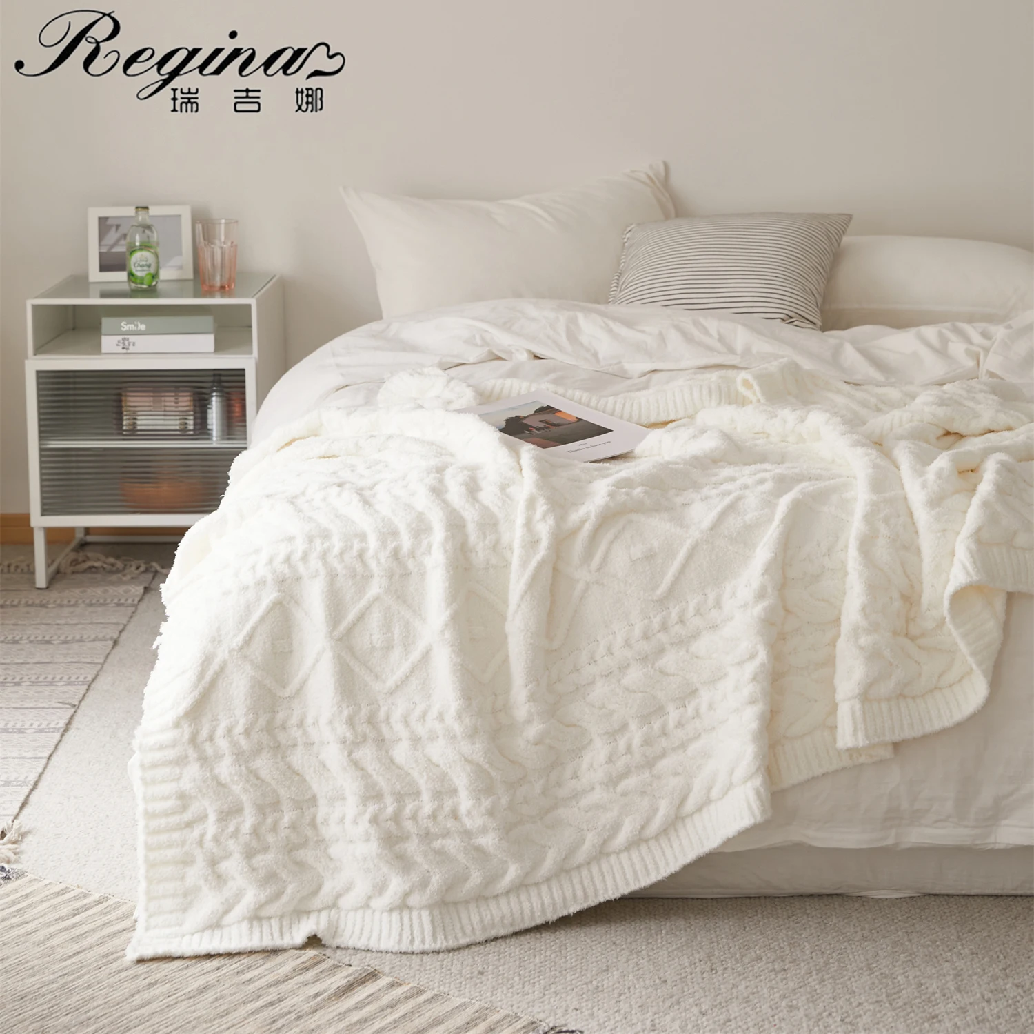 Мягкое вязаное крючком одеяло из микрофибры в белую полоску Регина бренда Microfiber