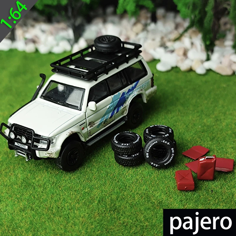 Модель автомобиля с литым давлением BM Creations 1:64 Mitsubishi 3rd Gen Pajero LHD/RHD Jungle Pack | Игрушки