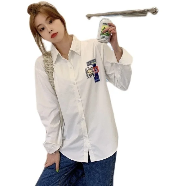 

Белая рубашка для женщин на раннюю осень в Корейском стиле со смайликом