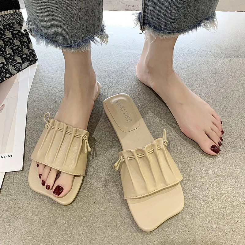 Сандалии Lucyever женские плиссированные модные босоножки на плоской подошве