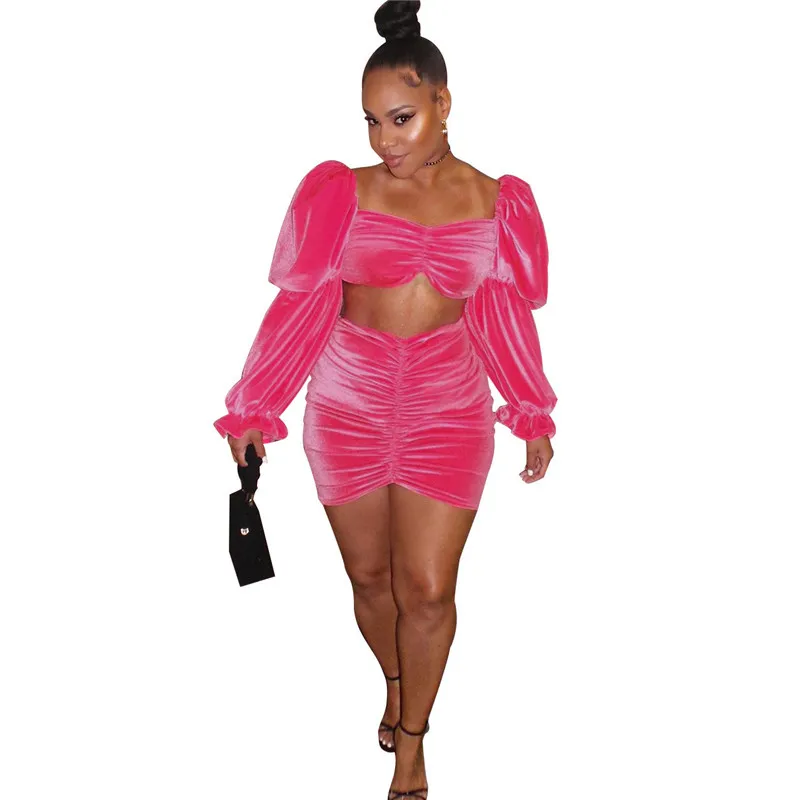 Розовый бархатный комплект из двух предметов платье с рюшами и длинным пышным