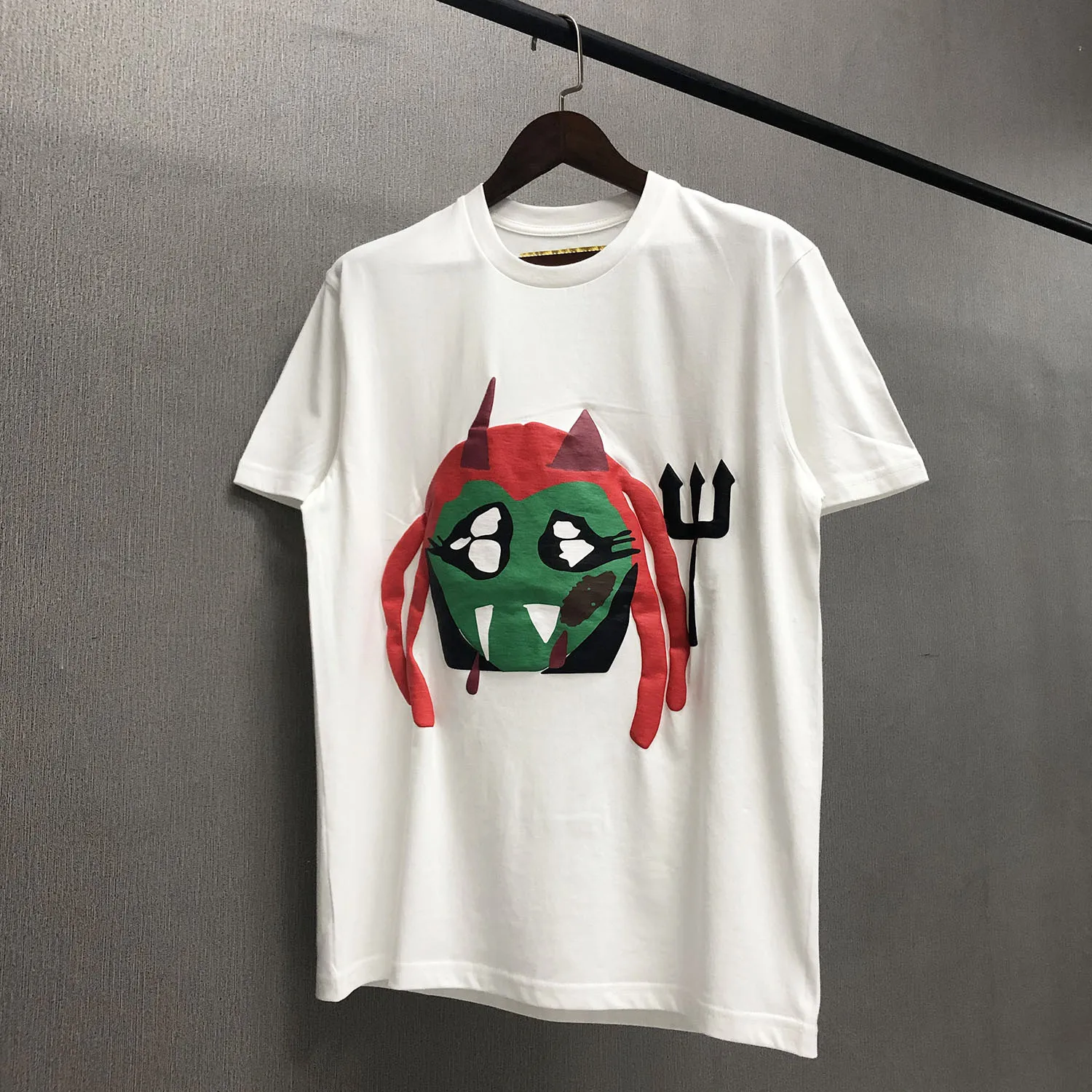 

Футболка мужская с принтом, круглым вырезом и коротким рукавом