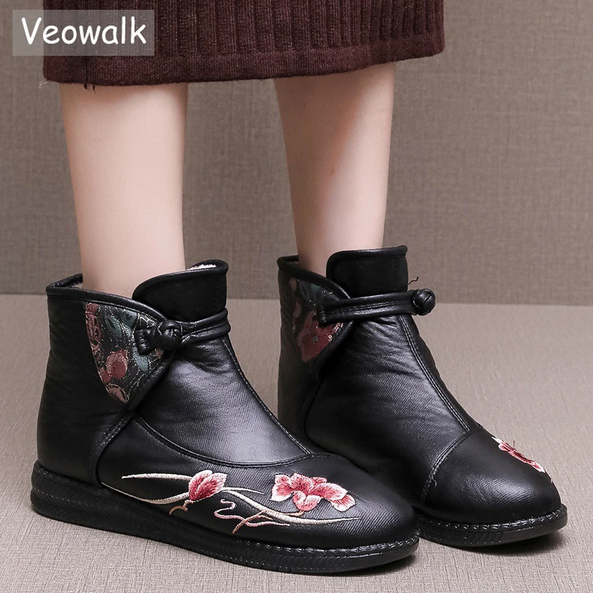 

Veowalk зимние женские меховые теплые ботильоны из натуральной кожи с подкладкой в стиле ретро дамские ботинки удобная обувь с вышивкой черные...