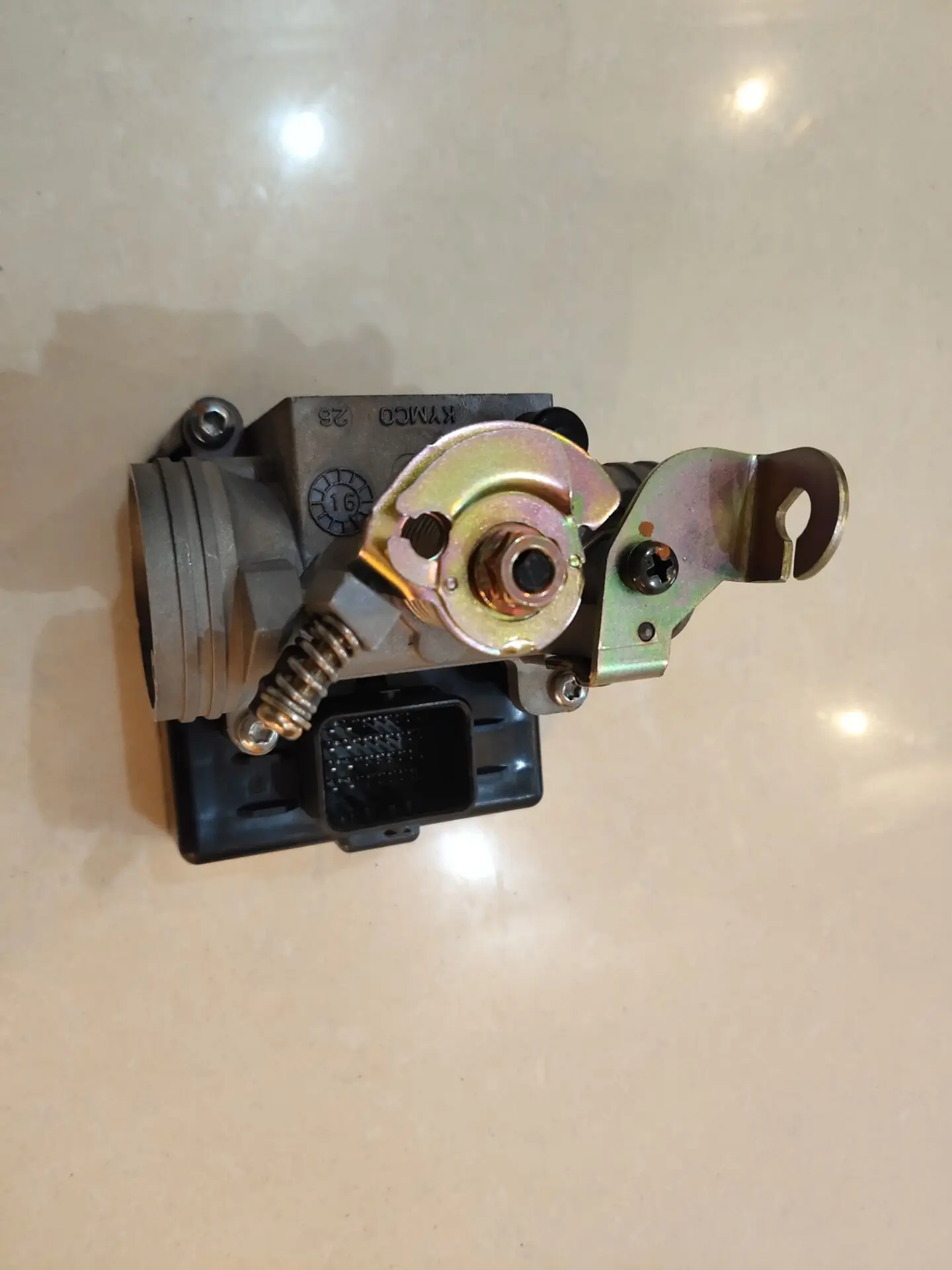 ECU подходит для скутера KYMCO V1 125 |
