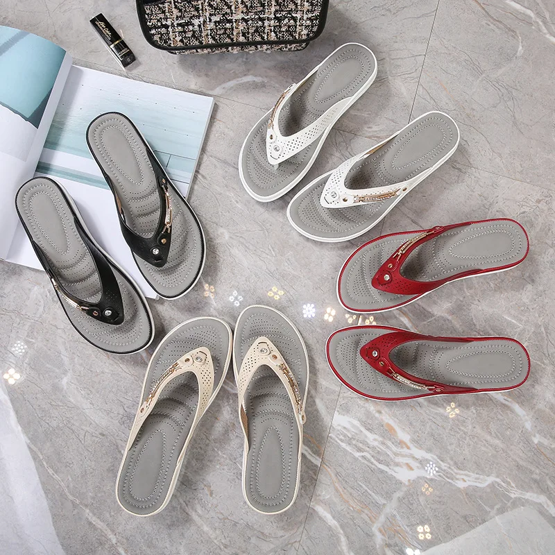 

2021 Women's Slippers Summer New Fashion Metal Button Slides Shoes Wedge Beach Sandals Women Outside Platform Leisure