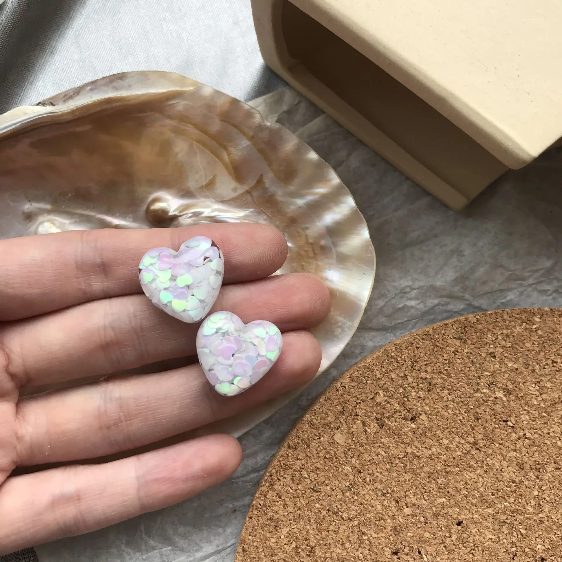 

SNCSDK 2020 Creative Sweet And Lovely Love Heart-shaped Earrings Simple Candy Color Ear Clip Women Stud Earrings Fashion Jewelry