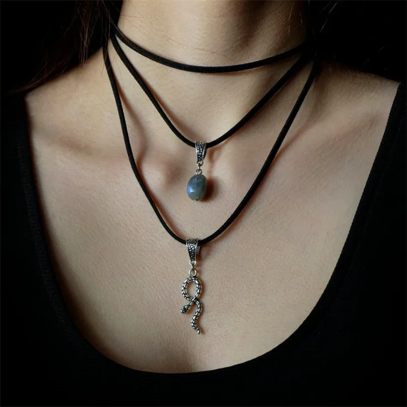Ожерелье с подвеской в виде змеи лабрадорит 3 нити | Украшения и аксессуары