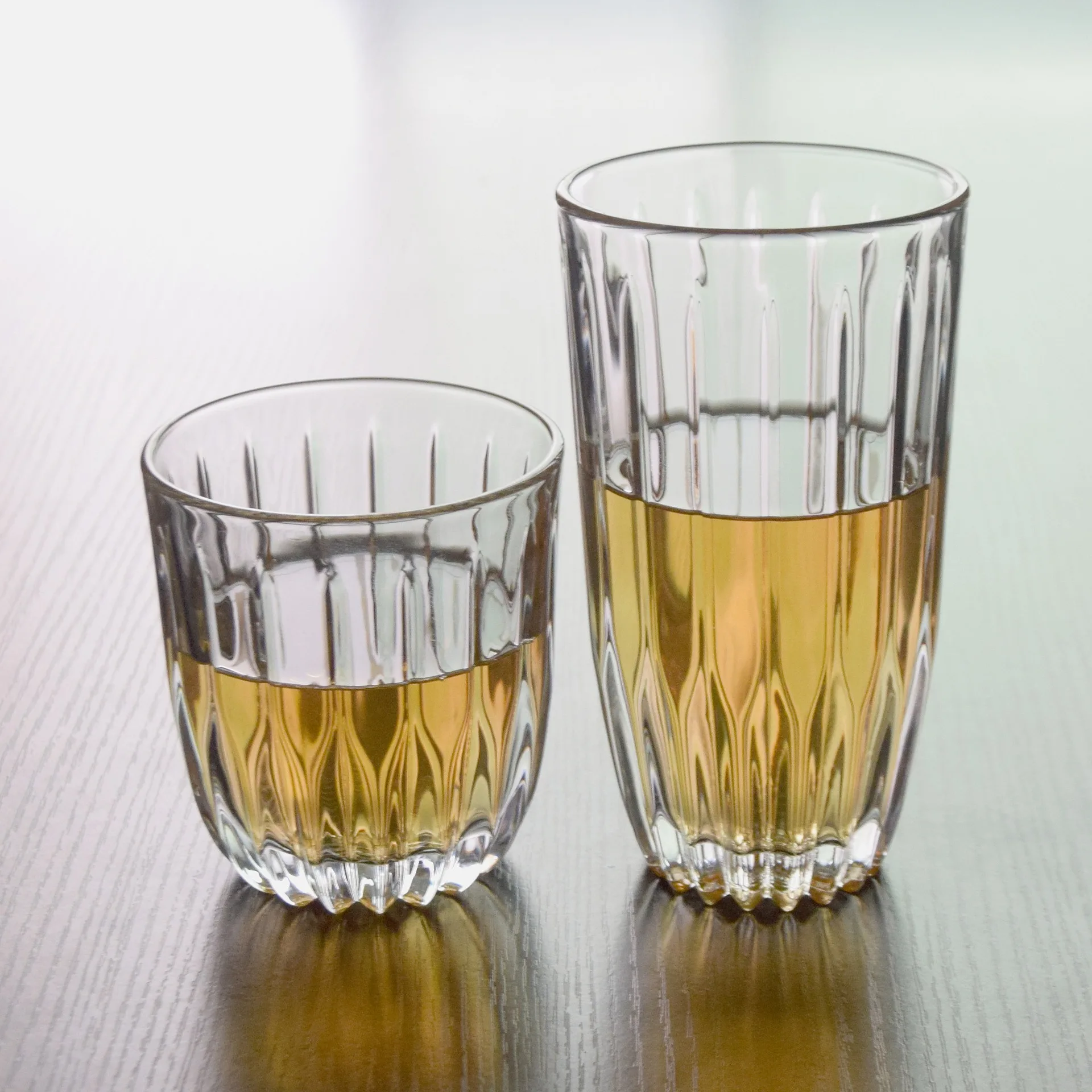 

2 Pcs/lot classical transparent fashion whiskey wine glass party pub wine drinking glass cups 0901-40