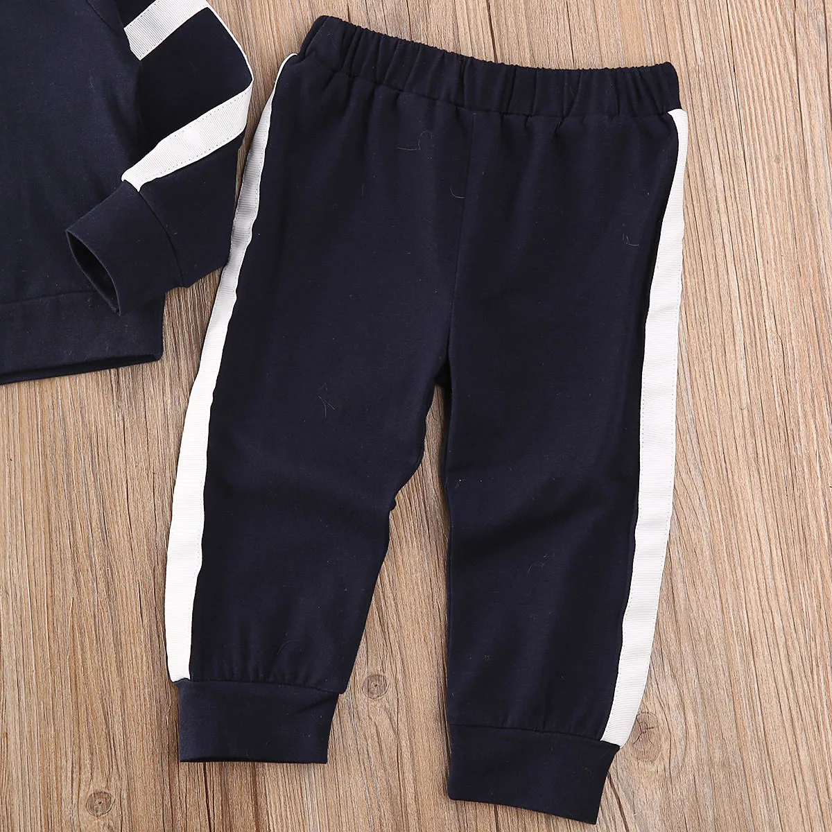 Комплект одежды для малышей из 2 предметов топ с капюшоном и штаны на возраст 6-24