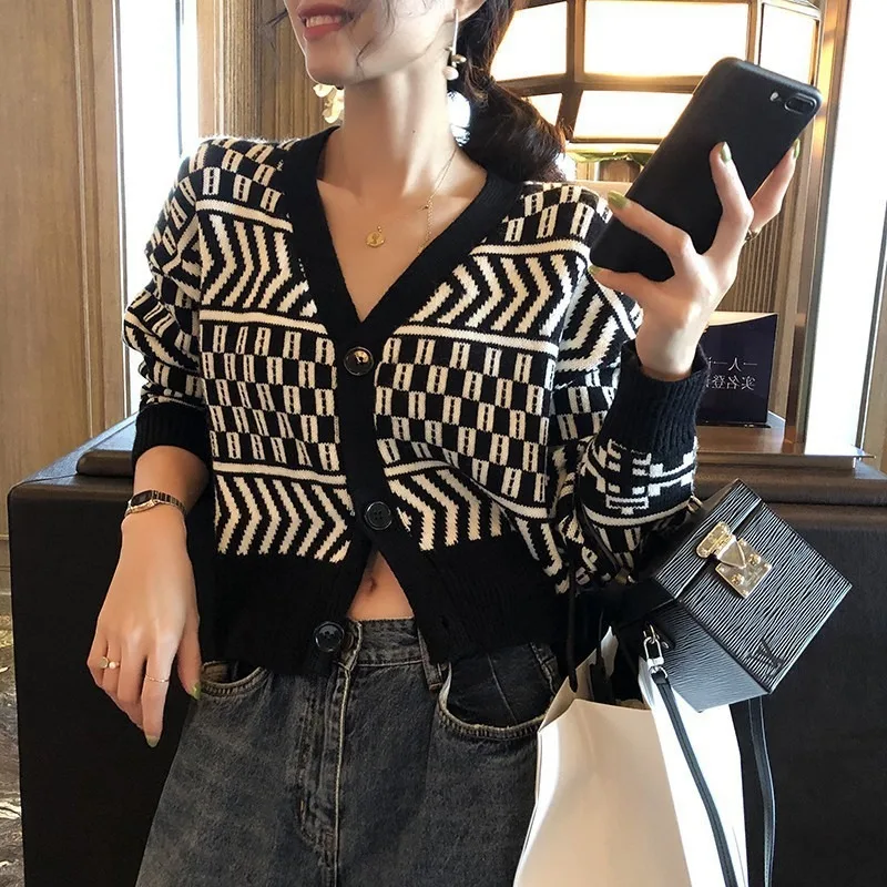 

Korean Spring Autumn Women New Printing Single Breasted Loose Lazy Style Vintage Plaid Slim Fit Short Knitted Sweater Cardigan