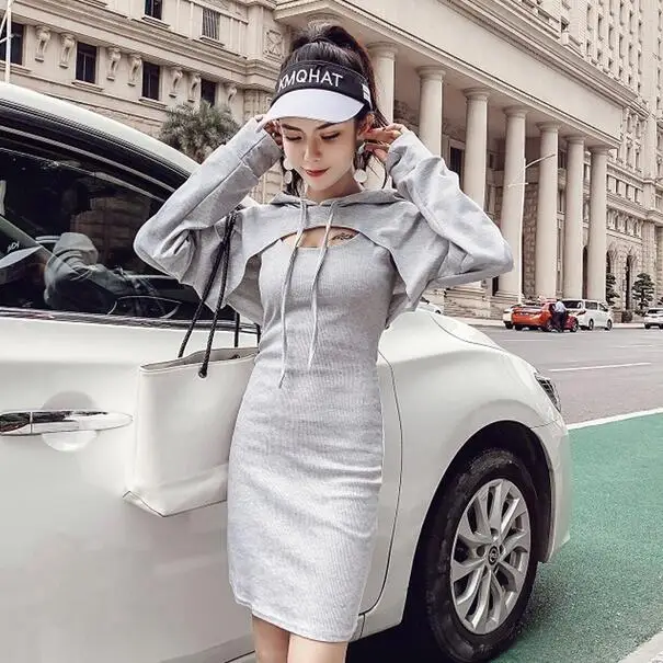 Женский осенний комплект из двух предметов короткий топ с капюшоном и кулиской