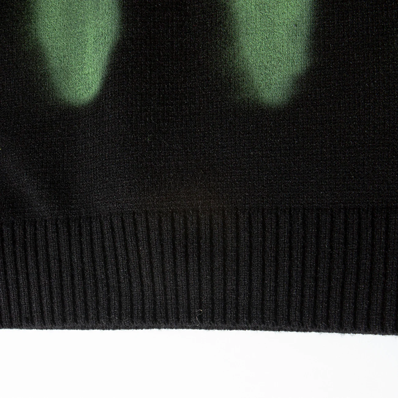 

Hip Hop Graffiti Vertical Stripe Knitted Sweater Men Casual Harajuku Jumper Sweater Oversize Winter Pullover Cotton Black Gray