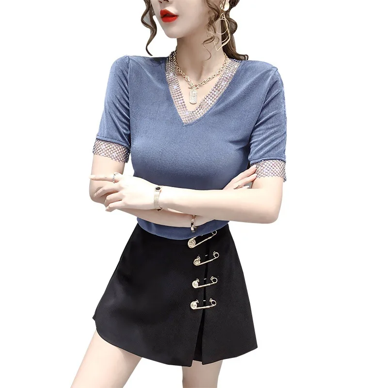 Футболка женская со стразами брендовая однотонная приталенная и простая рубашка