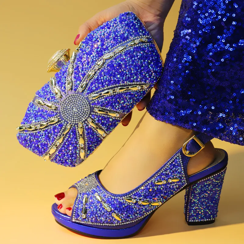 Новейшая модель Модные летние Украшенные Стразы Обувь на низком каблуке и сумка