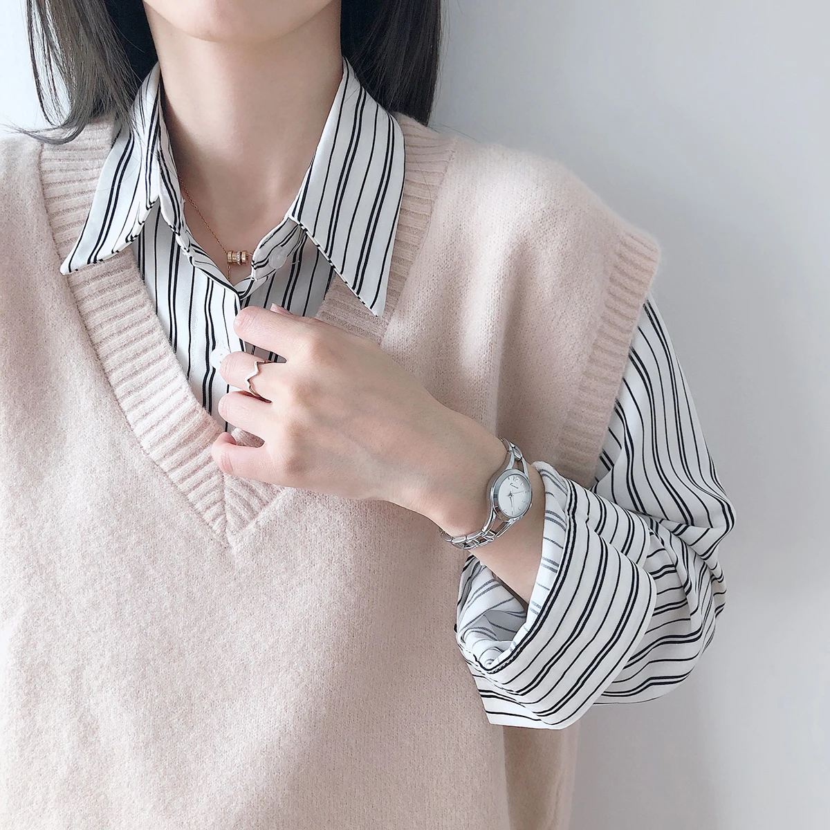 

Fashion Autumn Winter Sweater Vest Women V-neck Solid Simple Slim Casual Korean Knitted Vest Sleeveless Sweaters Chic Tops Y29