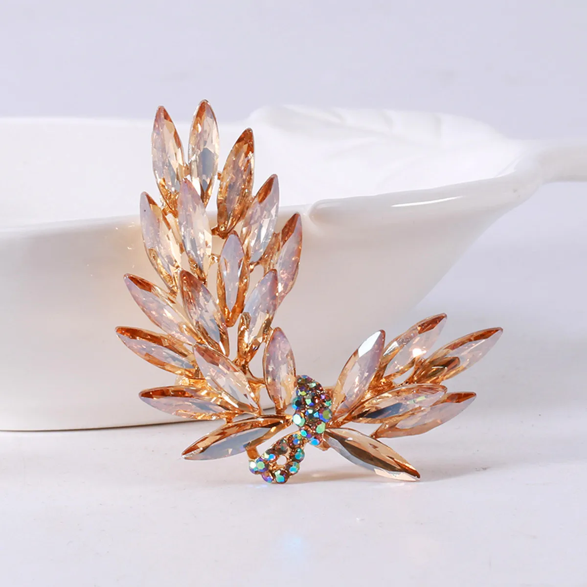 Новые роскошные элегантные золотистые синие броши с кристаллами радужной