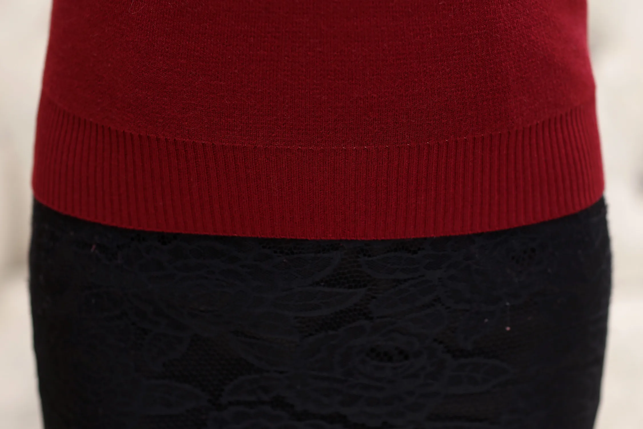 

2021 middle-aged women autumn and winter knitted sweater middle-aged mother loaded loose loose shirt sweater woman