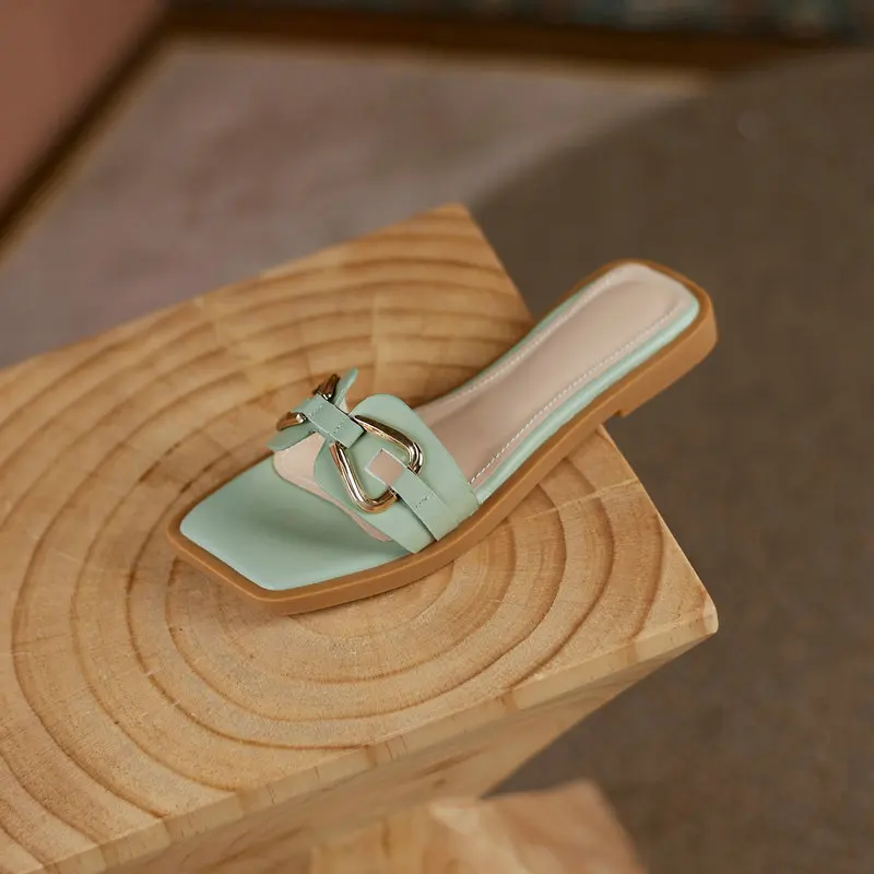 Босоножки женские из натуральной кожи на плоской подошве с открытым носком цвет