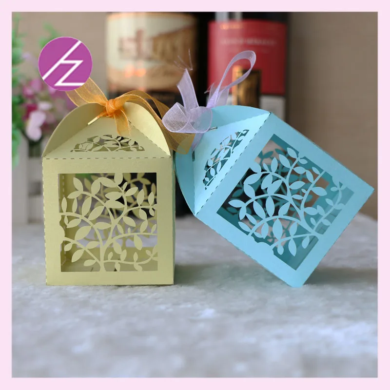 

50pcs Candy Boxes Baby Shower Party Chocolate Pearl Boxes New European Style Hollow Crown Wedding Supplies