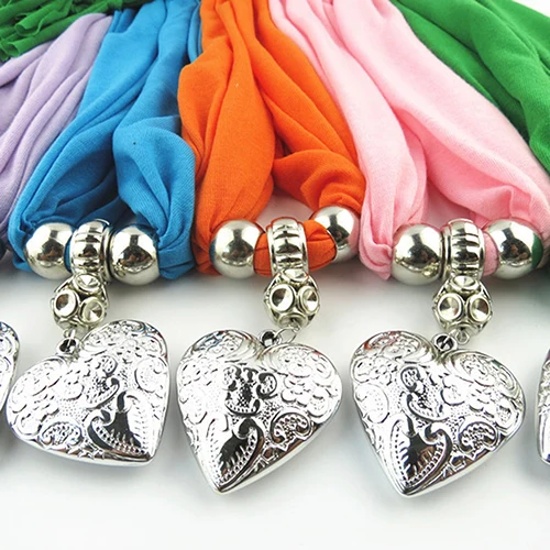 

Women Winter Heart Gemstone Necklace Scarf Lady Tassel Warm Scarves Polyester Cotton Solid Fashion echarpe femme hiver bufanda