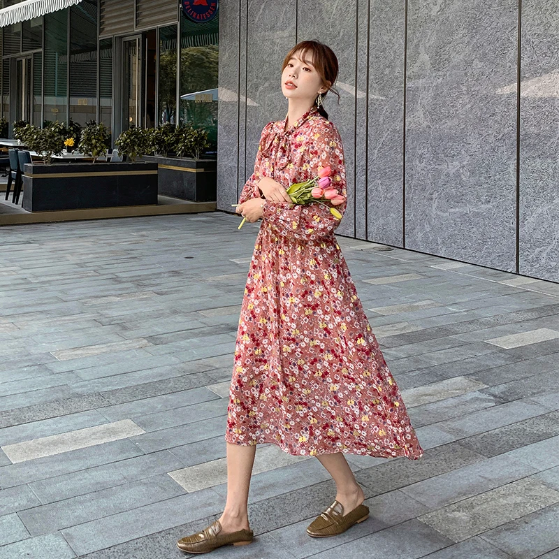 

Женское винтажное платье макси Yomi, длинное платье с цветочным принтом в стиле бохо, с длинным рукавом и отложным воротником, Повседневная эл...