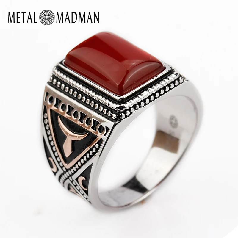 Мужское серебряное кольцо классическое прямоугольное геометрическое с красным