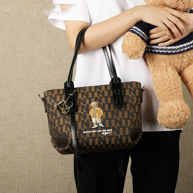 

Tote bag women's large-capacity niche design shoulder bag commuter 2021 new trendy shopping bag