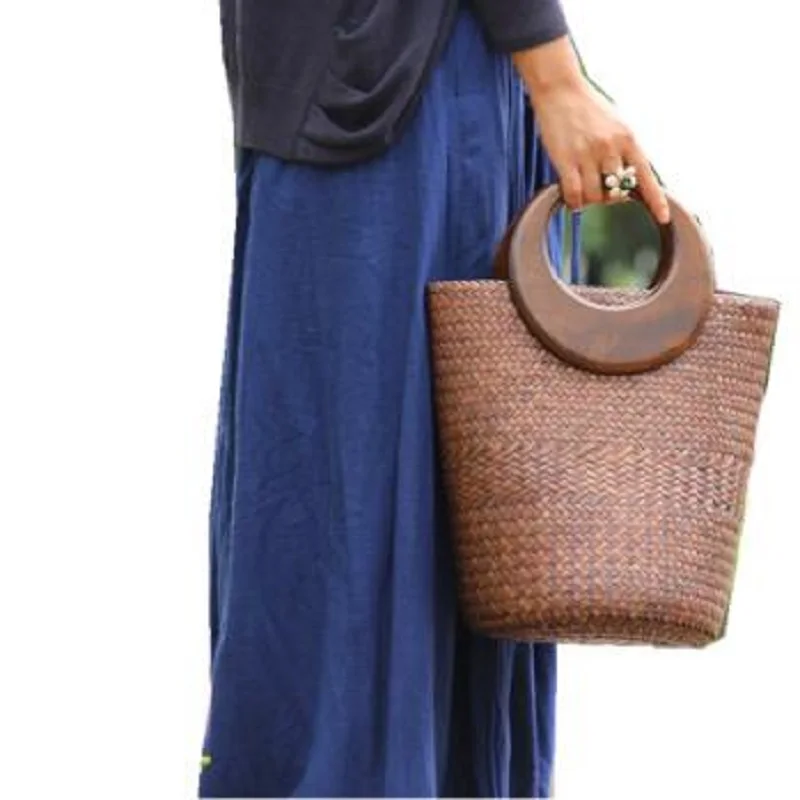 New Bucket Handbags Straw Woven Bags Leisure Vacation Wooden Handle Handbags Woven Handbags Rattan Straw Bags