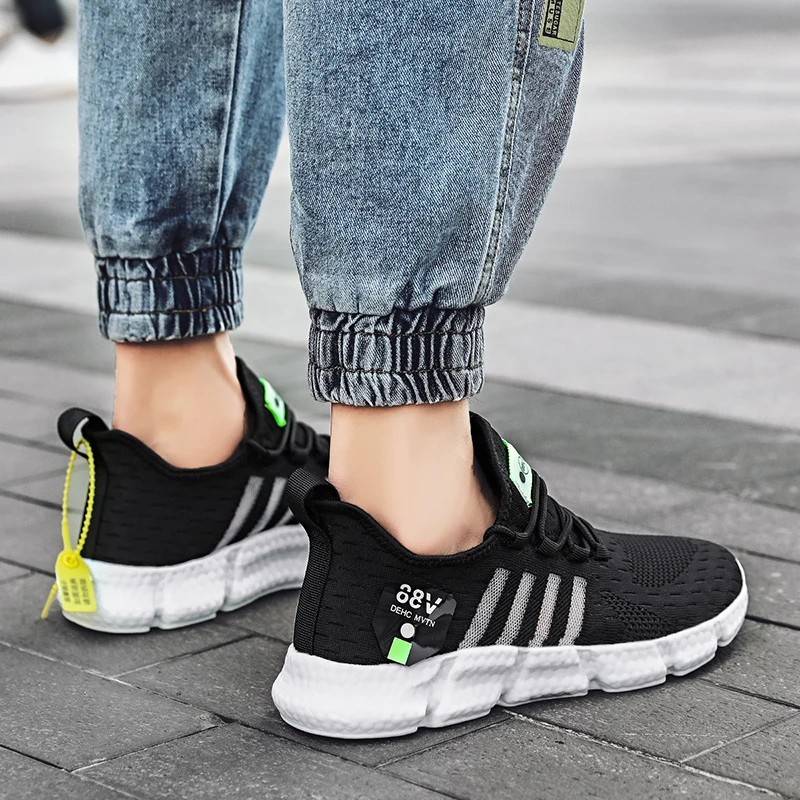 2021 Hot Sale Green Mens Running Shoes Outdoor Breathable Mesh Sneakers Men Trainning Cheap Ultralight Sports Gym Shoes Men