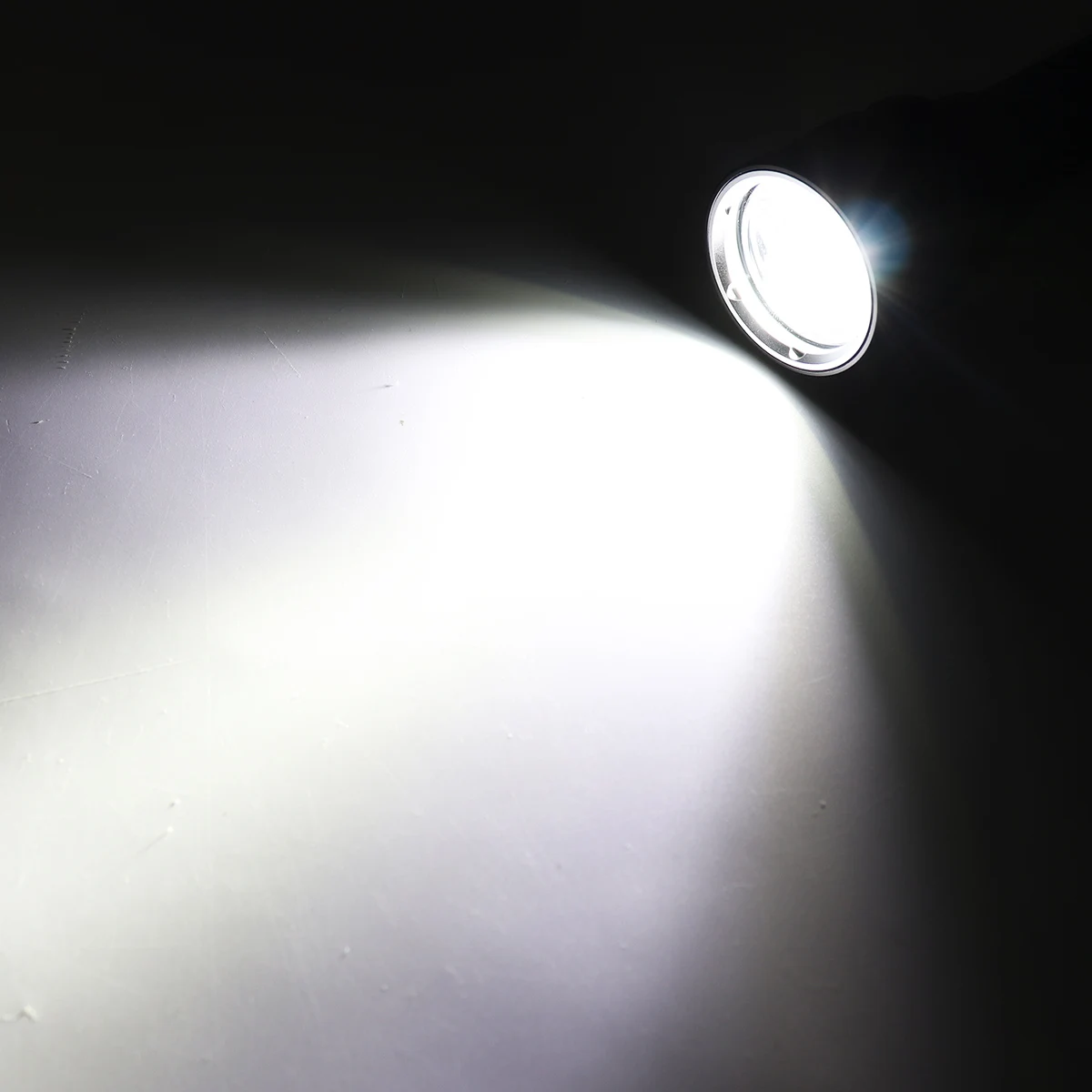 Фонарик для погружения с аквалангом SecurityIng светодиодный портативный фонарик