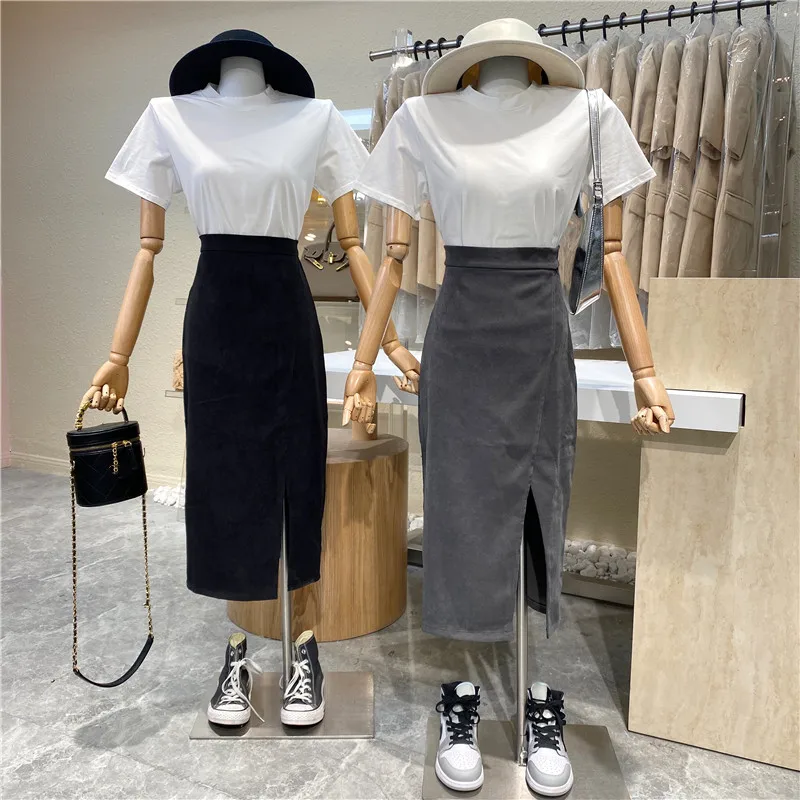 

Niche Design Textured Suede Suede Slit High Waist To Show Thin Over Knee Hip Skirt + Pure Color Short-sleeved Round Collar Suit