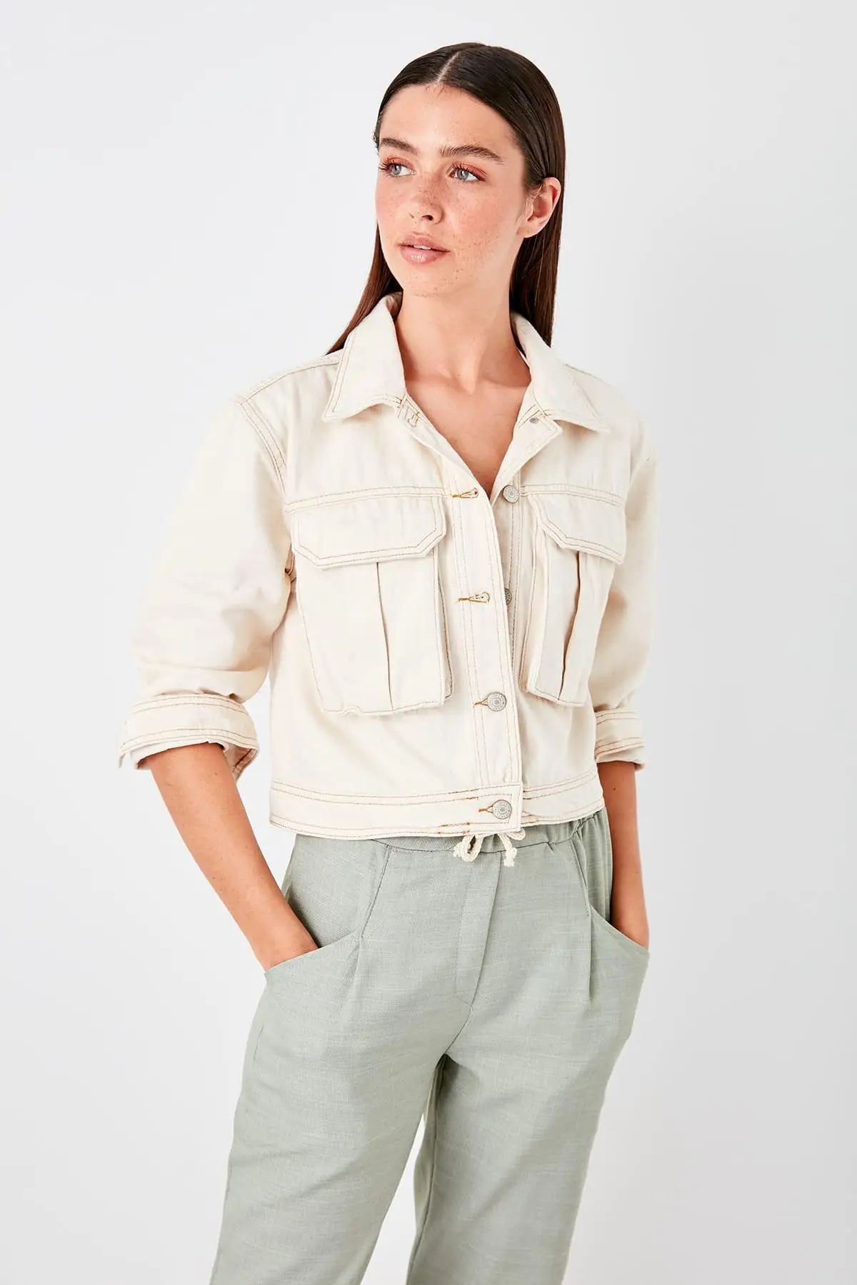 Trendyol экрю джинсовая куртка с карманами TWOAW20CE0032 | Женская одежда