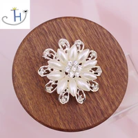 thj fashion simulated pearl flower rhinestone garment accessories wedding bridal brooch pin for women jewelry new item
