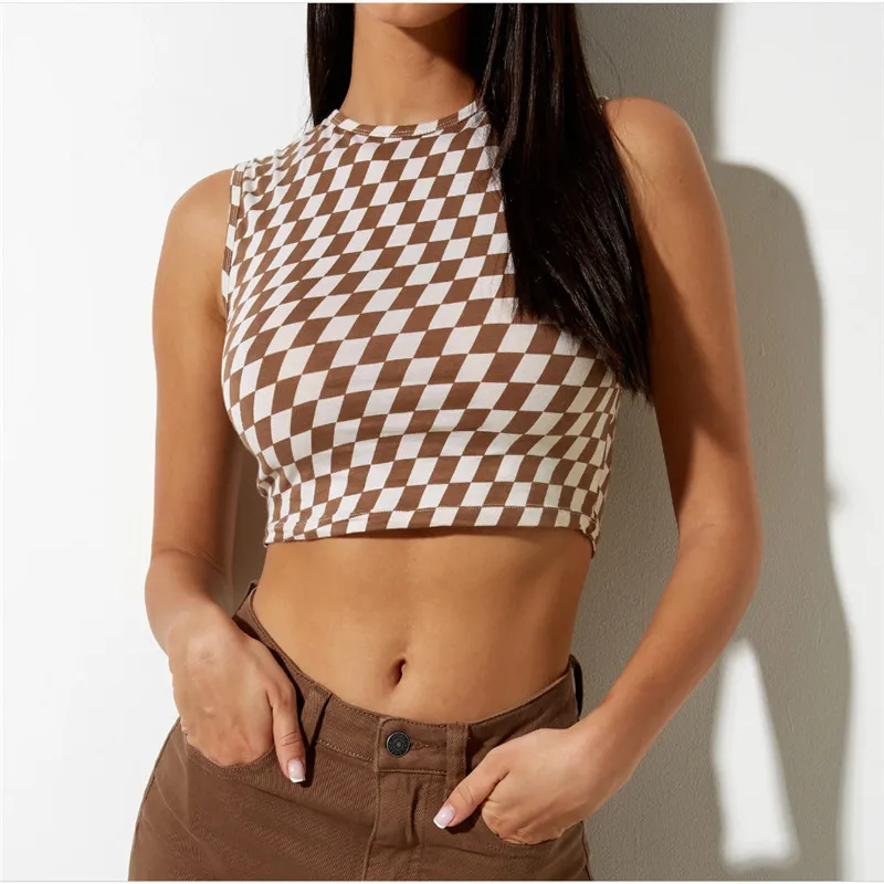 Кроп-Топ женский трикотажный эластичный в рубчик с круглым вырезом и принтом