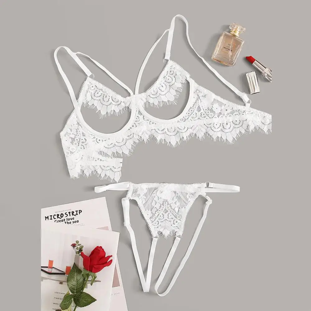 Женское нижнее белье с кружевным бюстгальтером без косточек и трусиками |
