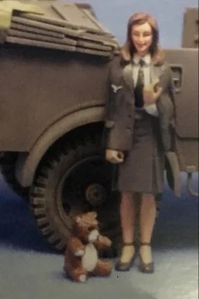 

1:35 Resin kit Female Clerks in World War II