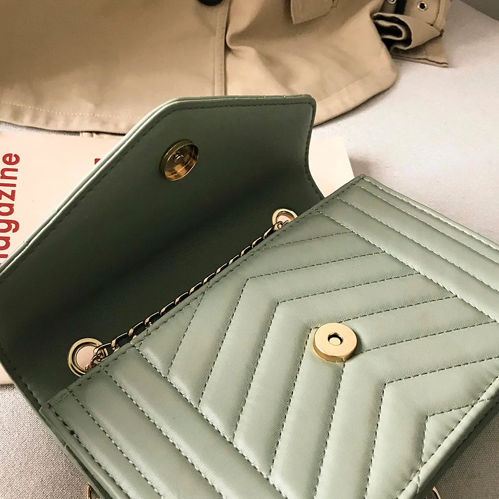 Женская сумка модная с кисточками на цепочке через плечо сумочка стильная чистый