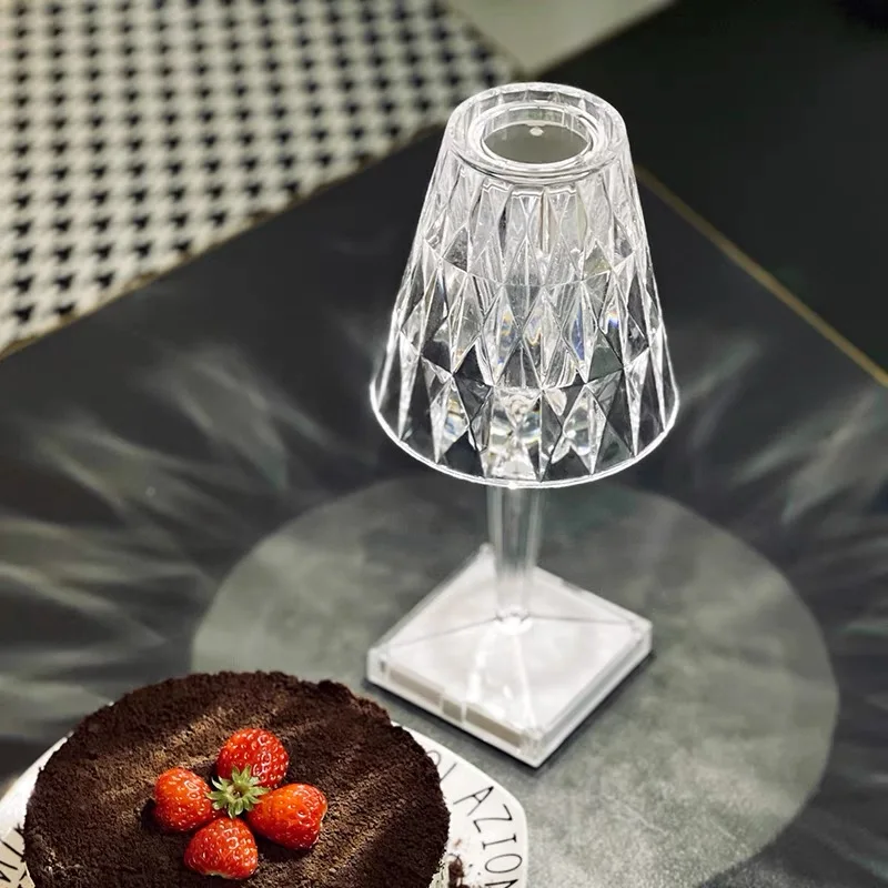 

Современная модная Настольная лампа Kartell в итальянском стиле с кристаллами и бриллиантами, романтический подарок с USB-зарядкой, светильник.