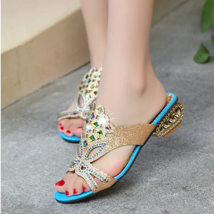 2020 г. Летние модные женские сандалии цветные шлепанцы для воды на необычном