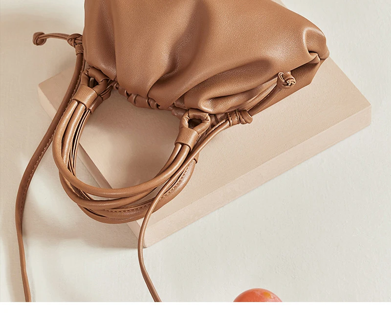women handbag cowhide Shoulder bag fashion pleated cloud bag