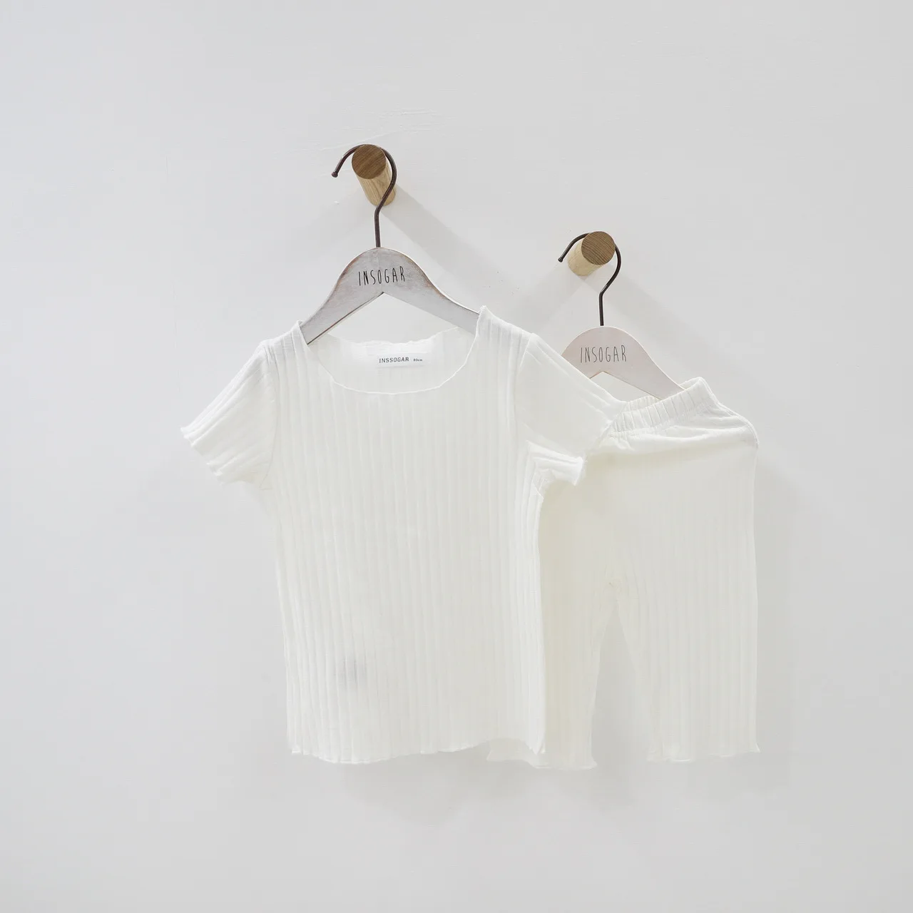 Тонкая Милая одежда для маленьких девочек летние трикотажные топы в полоску и