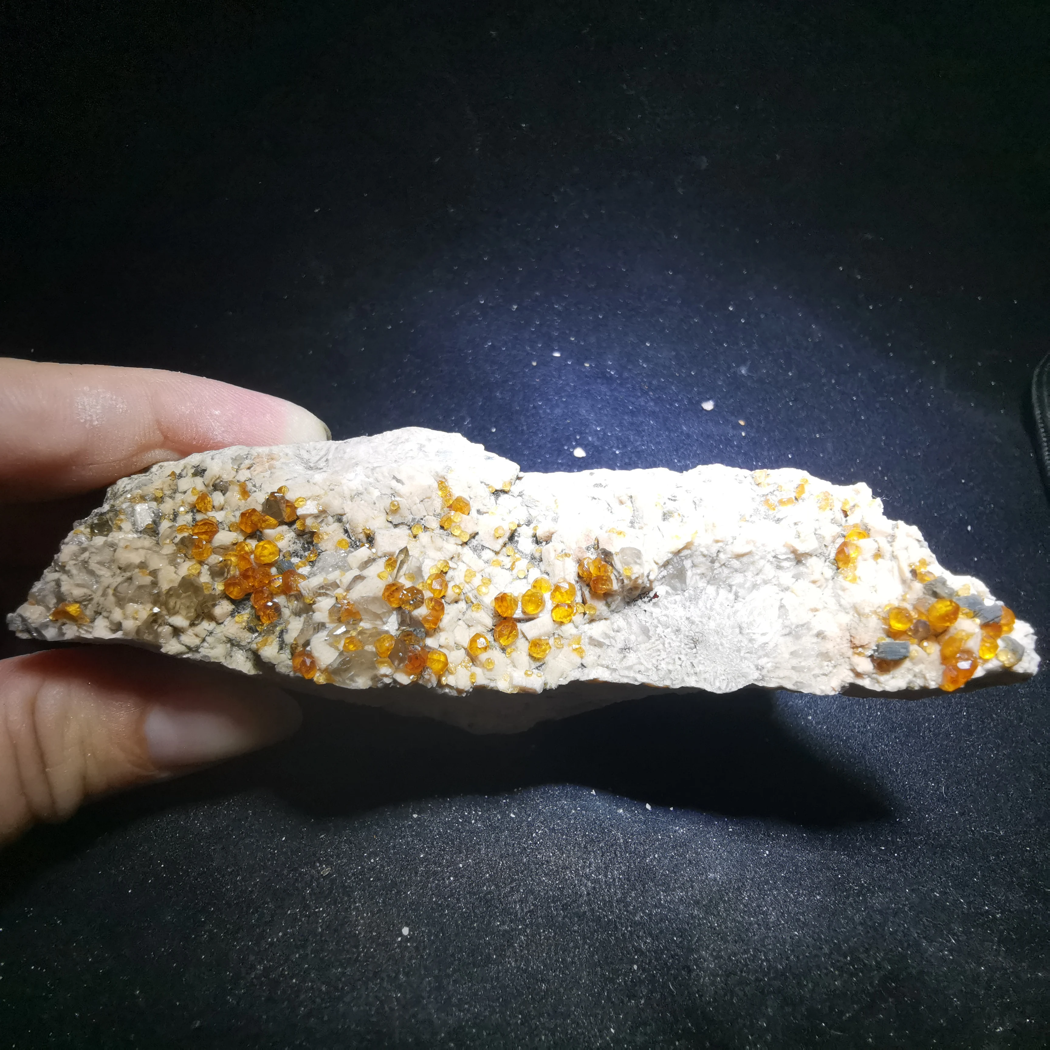 

155.7g.Rare natural garnet crystal hexagonal point feldspar mica brass multi mineral crystal symbiotic halo energy healing