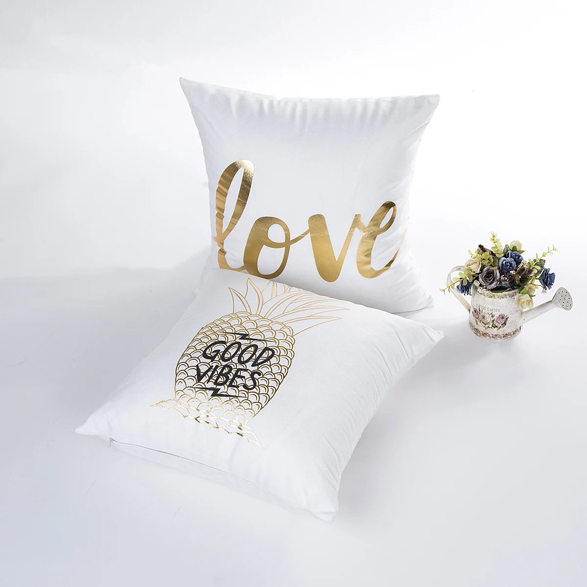 

Bronzing Love Eyelashes Love Pattern Pillow Without Core Creative Simple Cushion Pillowcase Heart-Shaped Square45*45CM