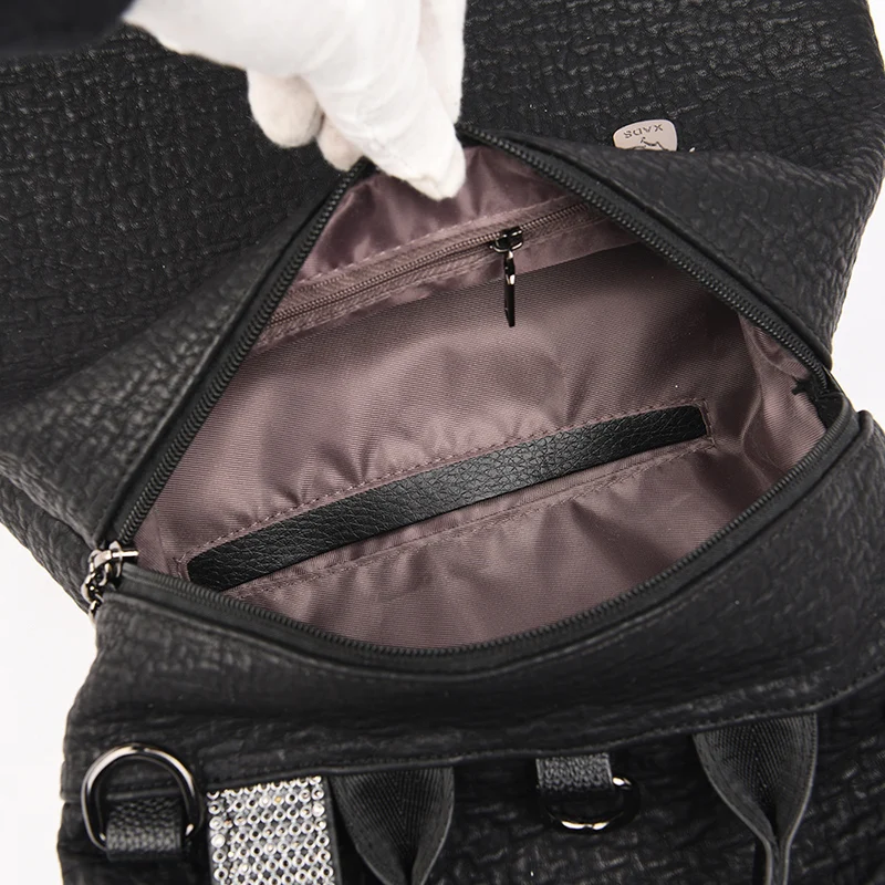 

Women's leather goods, teenagers' schoolbags, multi-functional backpacks.