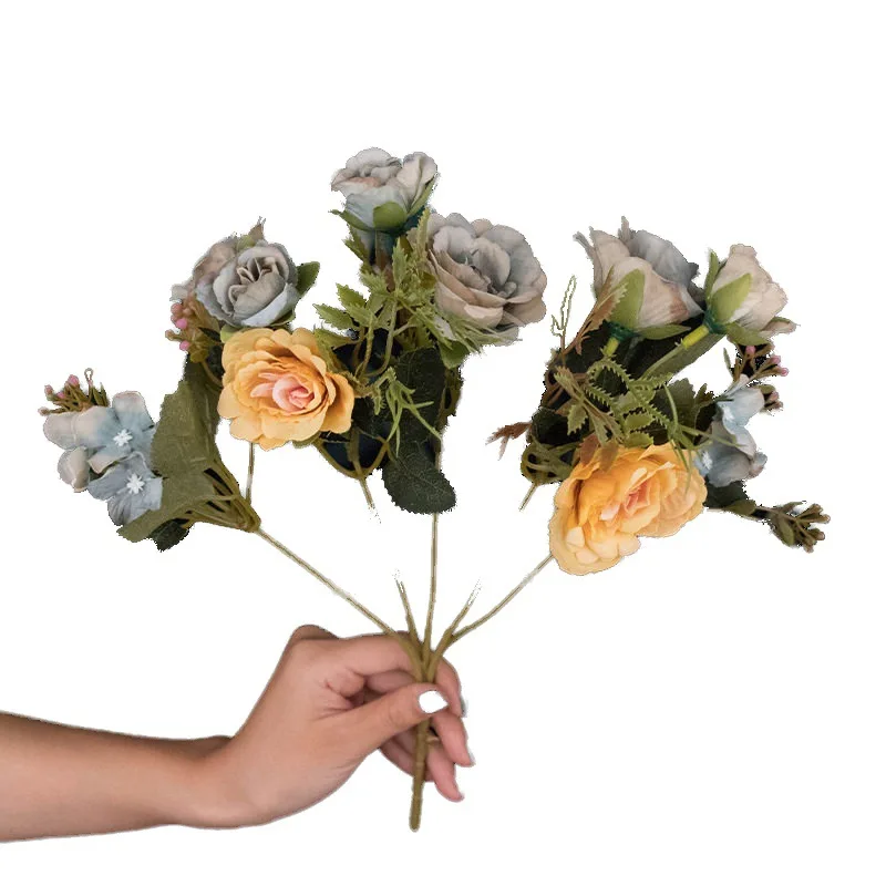 

5 Heads Of Imperial Concubine Rose Simulation Flower Bride Holding Fake Flowers Home Wedding Table Decoration Silk Cloth