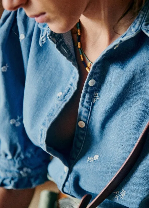 

2021 Women Denim Blouse Ladies Cotton Tops Puff Half Sleeve Turn Down Collar Embroidered Shirt with Buttons Female Outfit