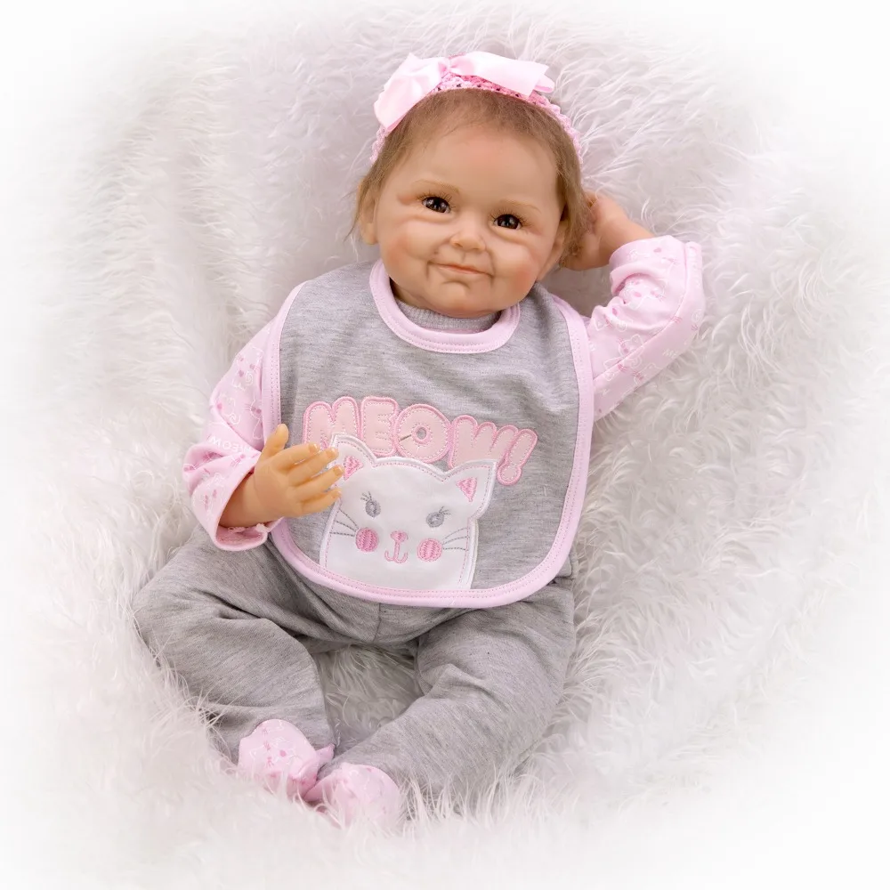 

Bebes Reborn Doll 22'' 3/4 Silicone Vinyl Dolls Super realistic smiley girl For children Holiday Gift Fast Shipping cotton body