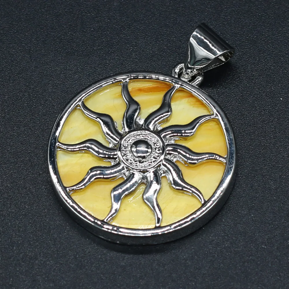 

Natural Sea Shell Pendant Sun God Pattern Necklace Pendant Accessories DIY Charms Jewelry Making Supplies