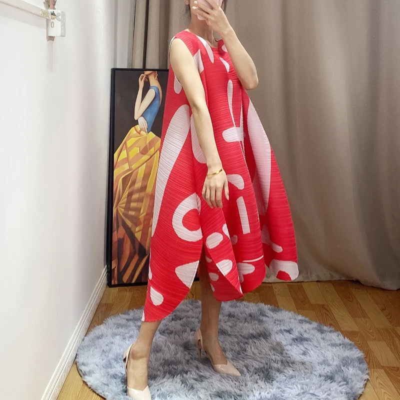 

Changpleat 2020 summer new sleeveless Women Dresses Miyak Pleated Fashion O-neck loose Large Size A-line medium length dress D90