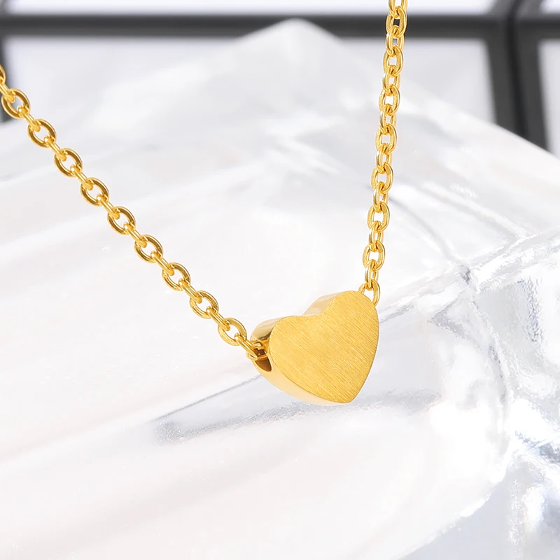 

Tiny Heart Necklace for Women Stainless Steele Gold Heart Necklaces Pendants Fashion Jewelry Gift Bohemian Neck Choker Whosale